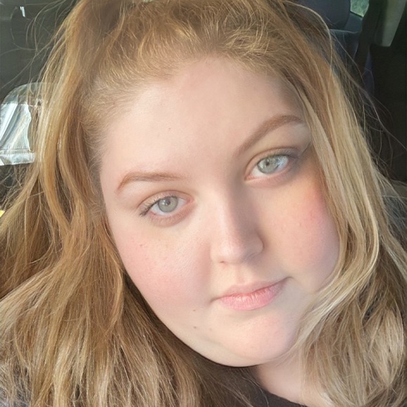 MEET YOUR POSHER! - Picture 2 of 4